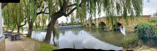 Off Season Hiking on the Thames Path National Trail